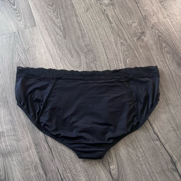 Victoria's Secret Black Lace Trim Panties - Picture 5 of 7